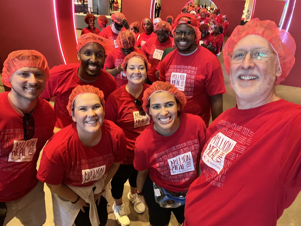 VOlunteers at Million Meal Pack